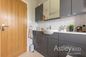 bathroom- click for photo gallery